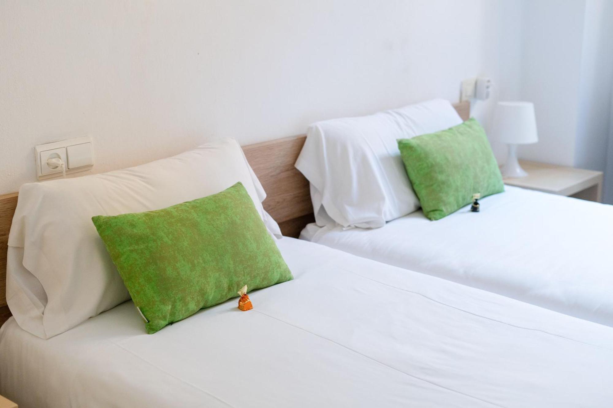 Apartamentos Granata กรานาดา ภายนอก รูปภาพ